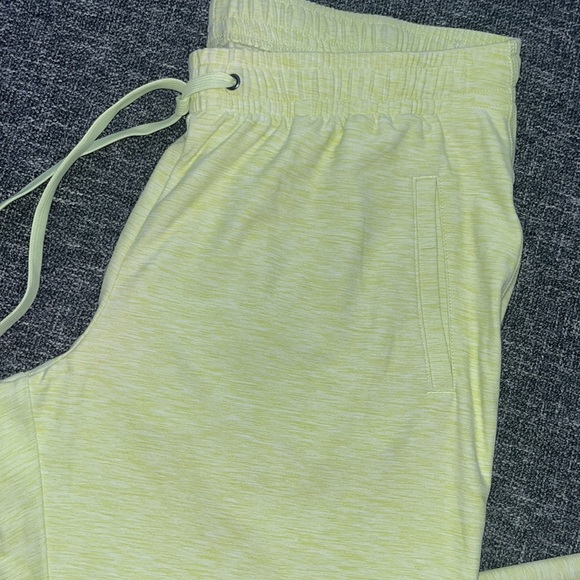 Mid-Rise Breathe ON Jogger Pants for Women Old Navy - Picture 4 of 8